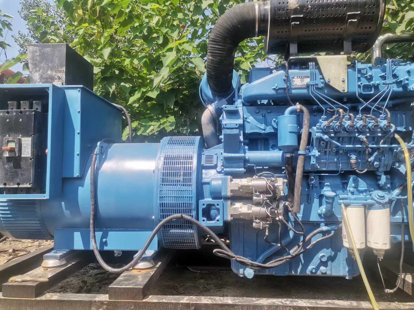 龙湾详细说明降低 800kW 柴油发电机输出电流波动的方法